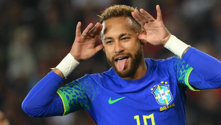 Neymar comemora gol pela Seleção Brasileira com careta