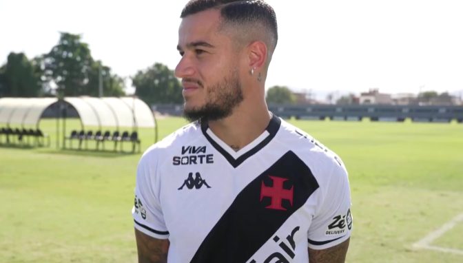 Vasco grava entrevistas sob som de tiros na Cidade de Deus; veja vídeo
