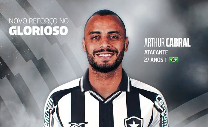 Botafogo anuncia Arthur Cabral como reforço para o Mundial de Clubes; veja vídeo