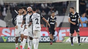 Memphis brilha no fim e salva o Corinthians de derrota contra o Botafogo no Nilton Santos