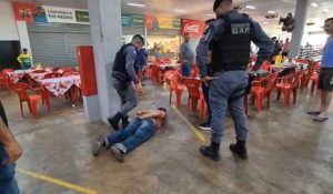 População e delegado evitam crime contra mulher em ponto turístico de Cuiabá