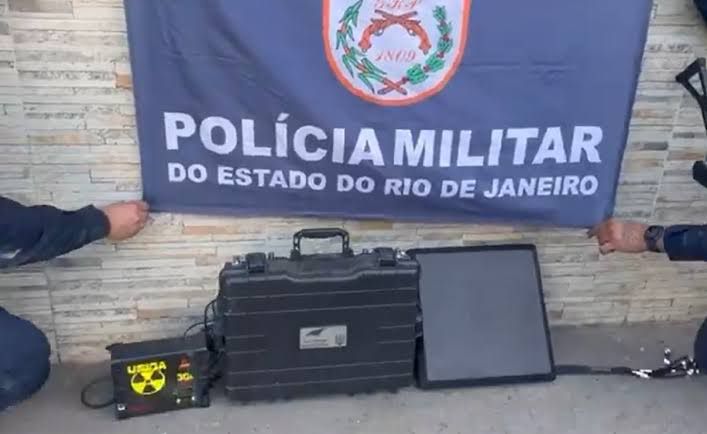 Interceptador de drones de uso militar é apreendido em comunidade no Rio